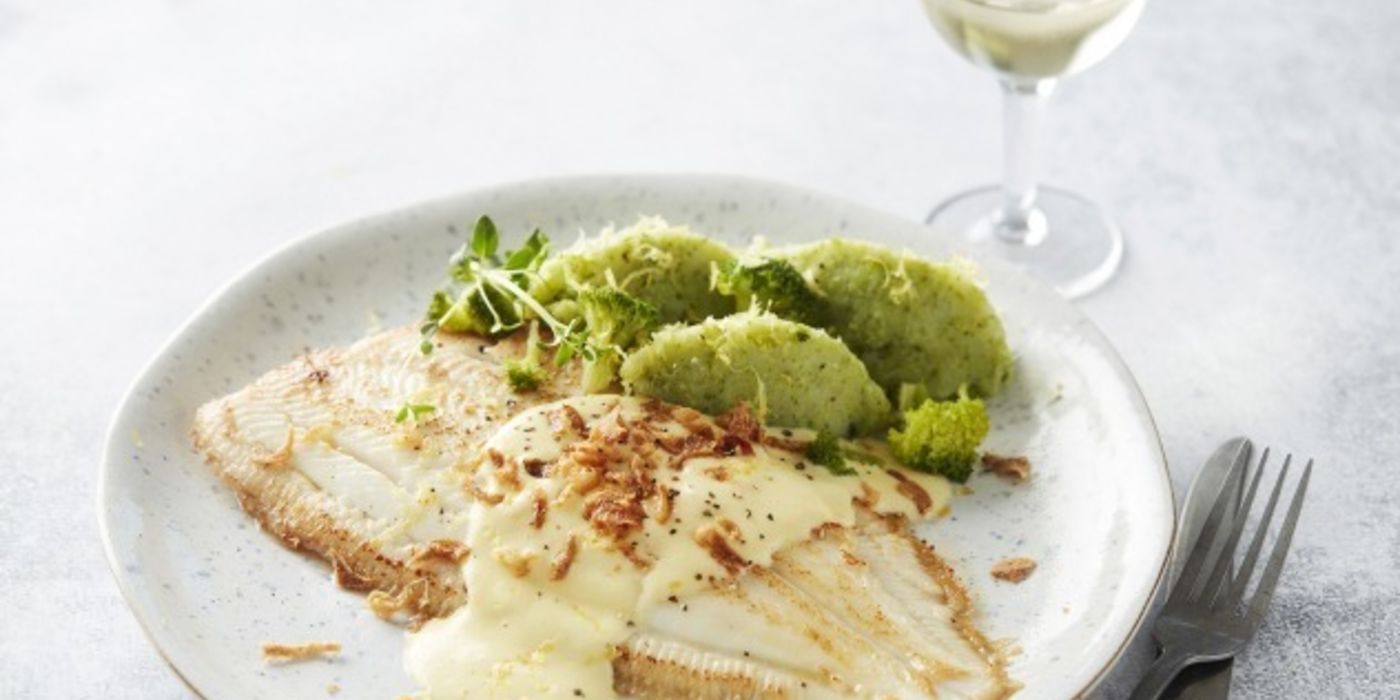 Tongschar met broccolipuree en mousselinesaus